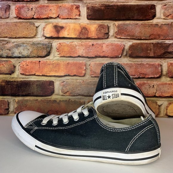 Chuck Taylor All Star Black lows - Kids Size 6 - Picture 1 of 5